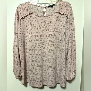 Adriana, Papell jersey top, shoulder detail Pink and white hearts, size XL.